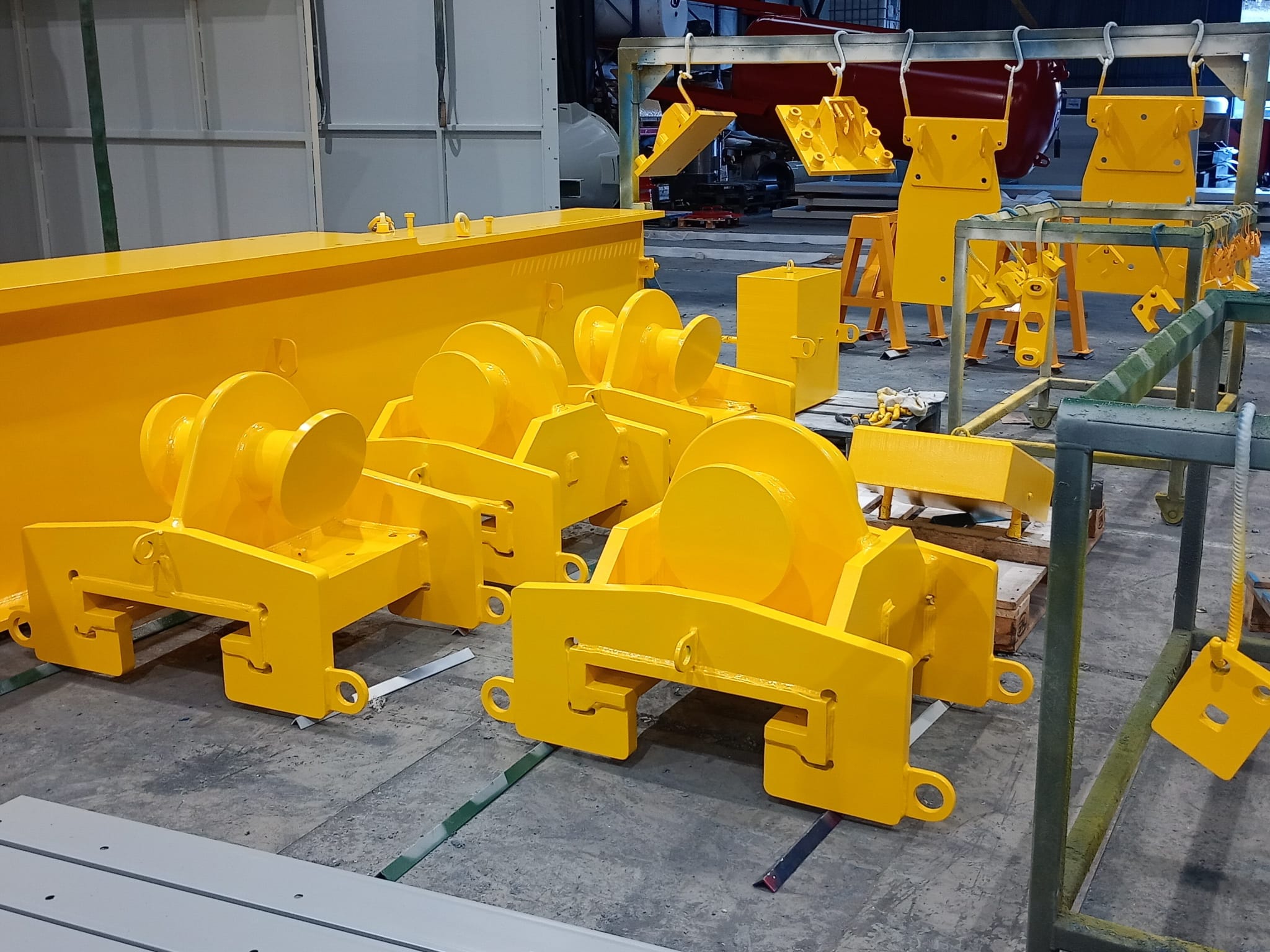 Aplicación de pintura industrial C4 en amarillo RAL 1023